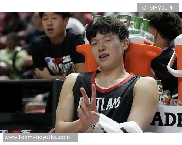 魔童在美国的生活日常揭秘杨瀚森分享吃喝拉撒睡的趣事与感受