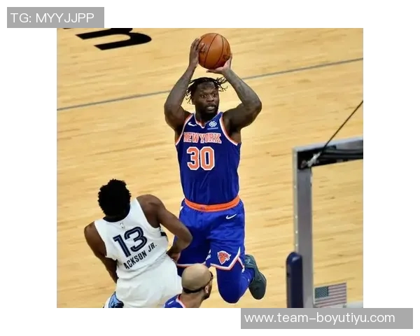 兰德尔半场表现抢眼10投6中砍下全队最高18分助力球队争胜