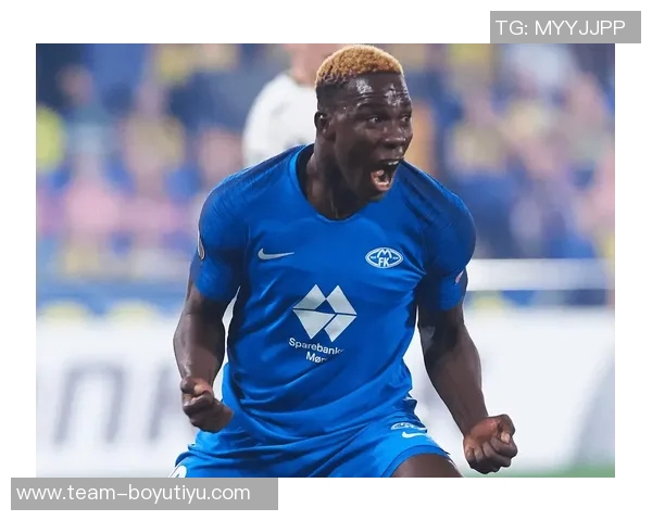 大卫福法纳再次因无证驾驶被罚款440英镑并扣6分